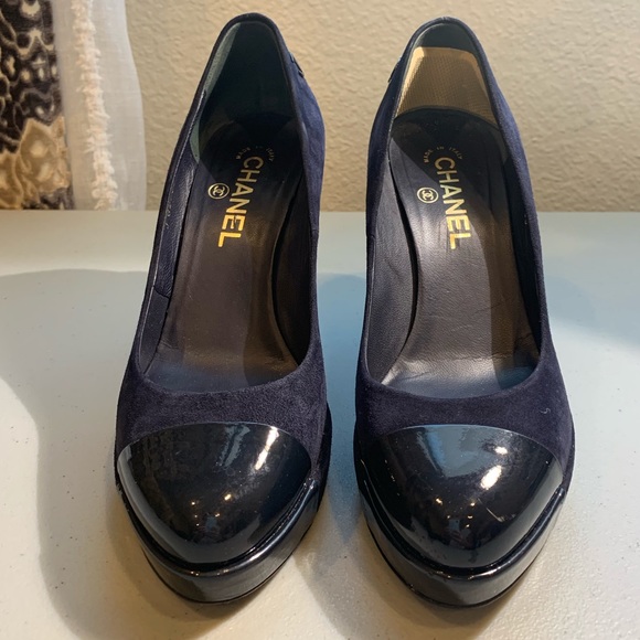 CHANEL Suede & Patent Leather Cap Toe (used) - Picture 4 of 8